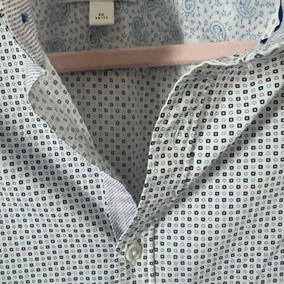 White Casual Button Down Shirt with Long Sleeves - Picture 5 of 11